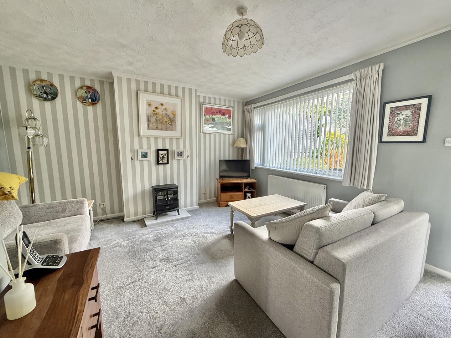 2 bed property in Enys Close, Truro